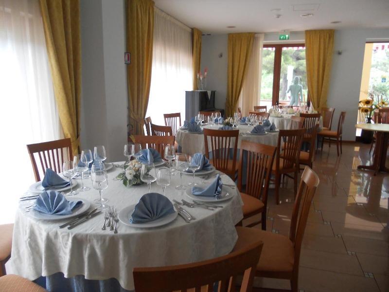 Real Asturias Hotel Acquappesa Extérieur photo