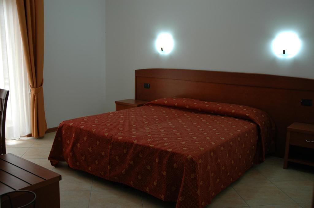 Real Asturias Hotel Acquappesa Chambre photo